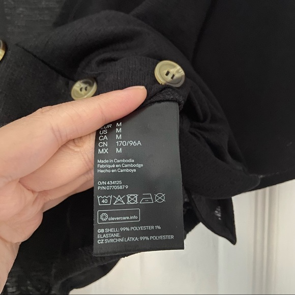 H&M Divided Flowy Tie Front Top - Picture 3 of 3